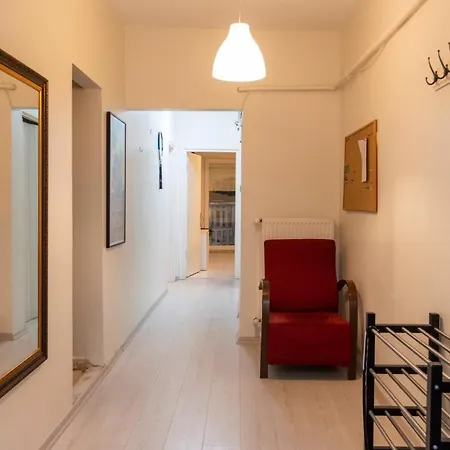 Апартаменты 2 Bedroom Large House With Garden In Moda