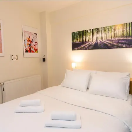 2 Bedroom Large House With Garden In Moda * Стамбул